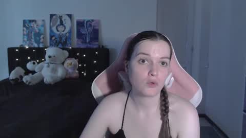 Snapshot of little__flowers chatting on 17, 6, 2026 little__flowers online show from 17, 6, 2026