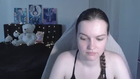 Snapshot of little__flowers chatting on 26, 6, 2026 little__flowers online show from 26, 6, 2026