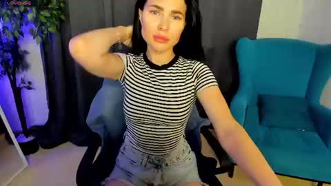 Snapshot of little__isabel chatting on 2, 7, 2026 Isabel online show from 2, 7, 2026