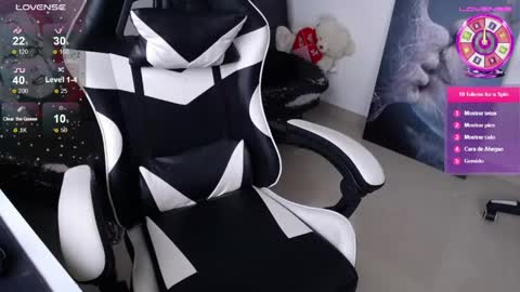 Amelie  online show from 14, 4, 2026