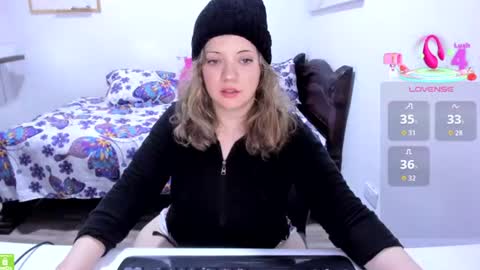 Snapshot of little_angely chatting on 26, 7, 2026 Angely online show from 26, 7, 2026