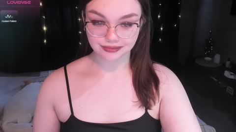 Snapshot of little_bambii_ chatting on 13, 12, 2024 Eva online show from 13, 12, 2024