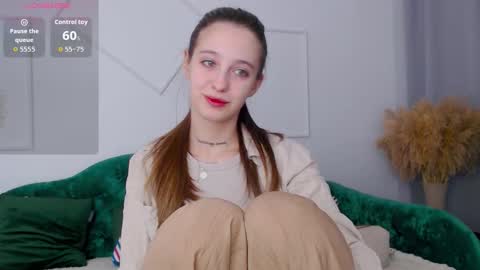 Snapshot of little_cherry___ chatting on 24, 9, 2025 Lana online show from 24, 9, 2025