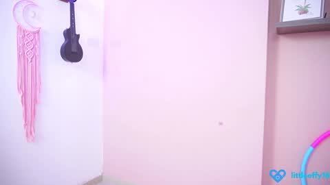 Snapshot of little_effy18_ chatting on 3, 2, 2025 Little Effy online show from 3, 2, 2025