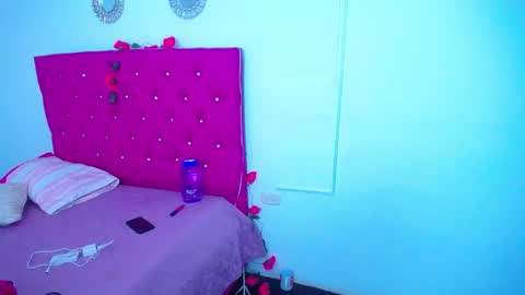 Snapshot of little_flower4you chatting on 5, 1, 2025 mai rojas online show from 5, 1, 2025