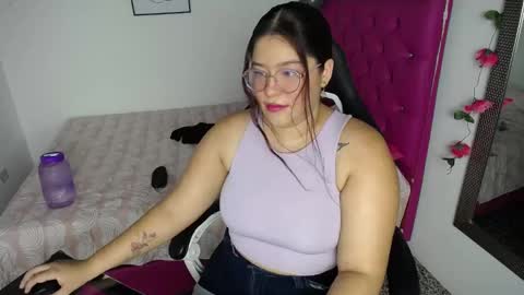 Snapshot of little_flower4you chatting on 28, 2, 2025 mai rojas online show from 28, 2, 2025