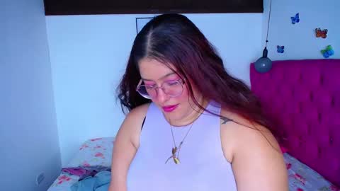 Snapshot of little_flower4you chatting on 1, 3, 2025 mai rojas online show from 1, 3, 2025