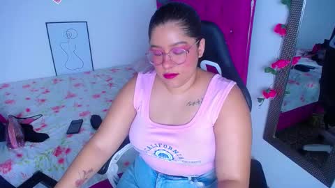 Snapshot of little_flower4you chatting on 2, 3, 2025 mai rojas online show from 2, 3, 2025