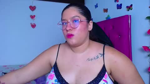 Snapshot of little_flower4you chatting on 8, 3, 2025 mai rojas online show from 8, 3, 2025