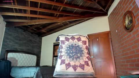 Izzi online show from 22, 12, 2025