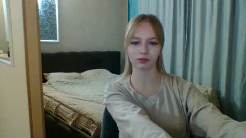 Snapshot of little_mariaa chatting on 12, 10, 2025 Maria online show from 12, 10, 2025