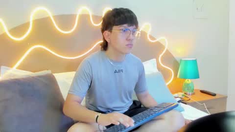 Snapshot of little_mattew chatting on 9, 10, 2025 M A T T E W online show from 9, 10, 2025