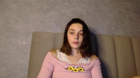 Snapshot of little_mia__ chatting on 23, 9, 2025 Mia Im online every day 1530 PM in New York 2030 PM in London online show from 23, 9, 2025