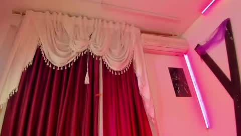 Little Nauughty2 online show from 31, 10, 2025