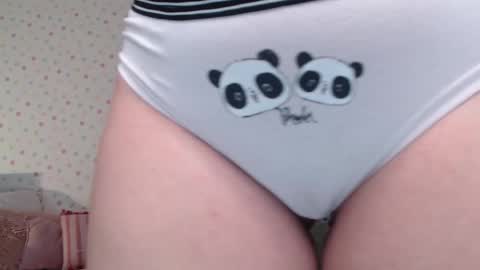 Snapshot of little_pearl_ chatting on 15, 9, 2025 Adaline online show from 15, 9, 2025