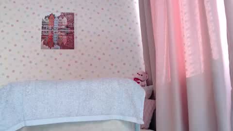 Snapshot of little_pearl_ chatting on 18, 9, 2025 Adaline online show from 18, 9, 2025