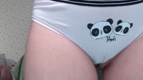 Snapshot of little_pearl_ chatting on 20, 9, 2025 Adaline online show from 20, 9, 2025