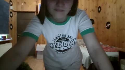 little_shygirl_ online show from 9, 9, 2025