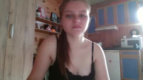 little_shygirl_ online show from 21, 9, 2025