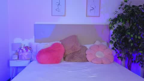 Snapshot of little_siin chatting on 7, 6, 2026 little_siin online show from 7, 6, 2026