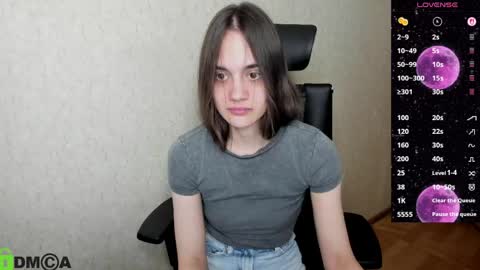 littleashleyy online show from 18, 4, 2026