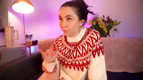 Snapshot of littlee33 chatting on 12, 11, 2025 Emily Hill online show from 12, 11, 2025