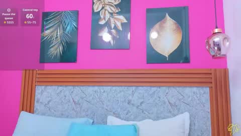 Snapshot of littlee_emilyy_ chatting on 4, 5, 2026 Emily online show from 4, 5, 2026