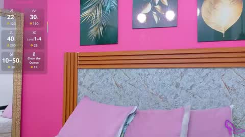 Snapshot of littlee_emilyy_ chatting on 12, 5, 2026 Emily online show from 12, 5, 2026