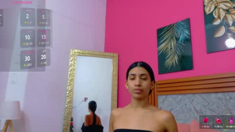 Snapshot of littlee_emilyy_ chatting on 20, 5, 2026 Emily online show from 20, 5, 2026