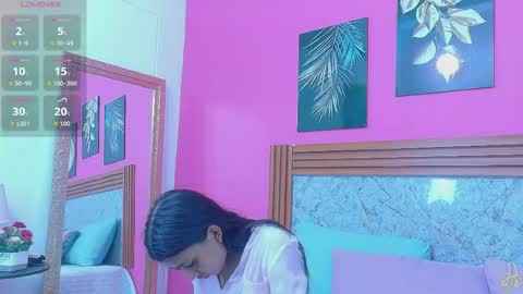 Snapshot of littlee_emilyy_ chatting on 28, 5, 2026 Emily online show from 28, 5, 2026
