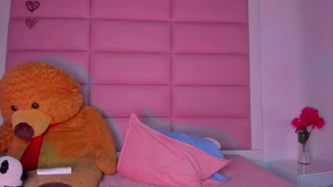 littlee_emma_ online show from 11, 1, 2025