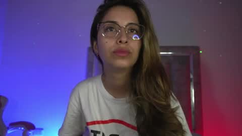 Snapshot of littlee_emma_ chatting on 3, 7, 2026 littlee_emma_ online show from 3, 7, 2026