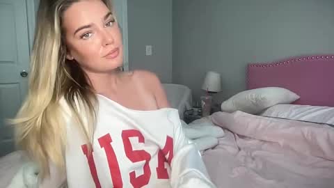 Snapshot of littlemaryjane19 chatting on 16, 1, 2025 Marciabrady online show from 16, 1, 2025