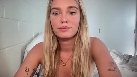 Snapshot of littlemaryjane19 chatting on 14, 2, 2025 Marciabrady online show from 14, 2, 2025