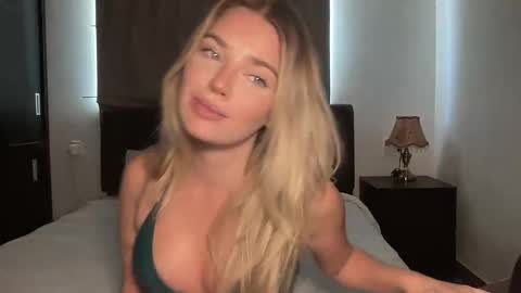 Snapshot of littlemaryjane19 chatting on 8, 11, 2025 Marciabrady online show from 8, 11, 2025