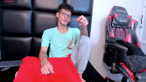 MAX online show from 9, 11, 2025