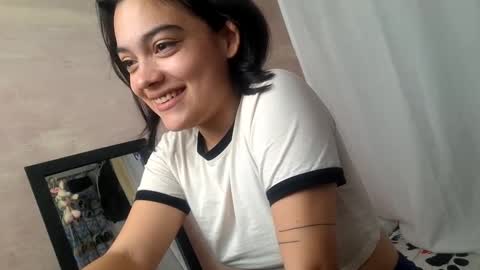 Snapshot of littlemelii chatting on 13, 9, 2025 Melia online show from 13, 9, 2025