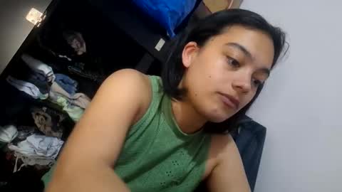 Snapshot of littlemelii chatting on 12, 10, 2025 Melia online show from 12, 10, 2025