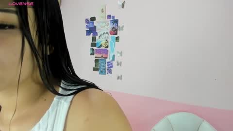 Snapshot of littlemelodii18 chatting on 22, 12, 2024 MELODY online show from 22, 12, 2024