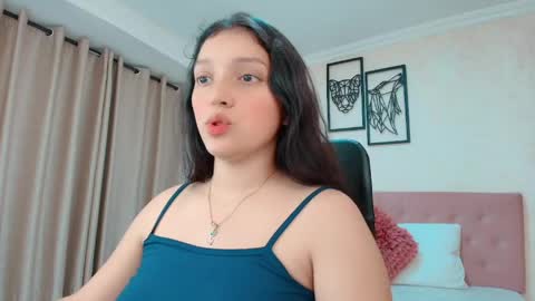 Snapshot of littlemolly_pregnant chatting on 5, 6, 2026 Sarahs Room online show from 5, 6, 2026