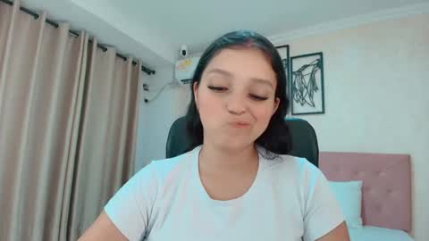 Snapshot of littlemolly_pregnant chatting on 11, 7, 2026 Sarahs Room online show from 11, 7, 2026