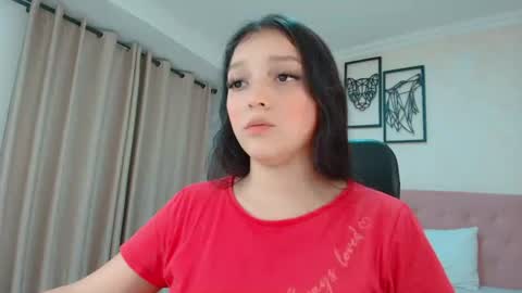 Snapshot of littlemolly_pregnant chatting on 29, 7, 2026 Sarahs Room online show from 29, 7, 2026
