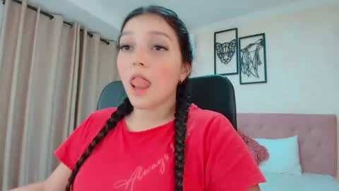 Snapshot of littlemolly_pregnant chatting on 1, 8, 2026 Sarahs Room online show from 1, 8, 2026