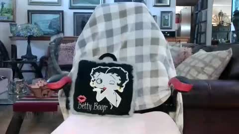 Miss D   Shows Mon Wed  Fri online show from 26, 2, 2026