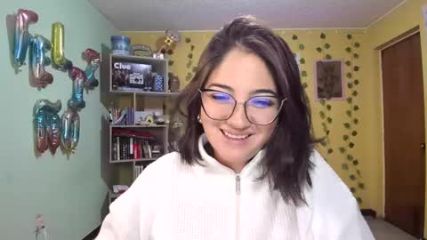 Snapshot of littleprety6969 chatting on 2, 12, 2024 Mia  Wednesday to Sunday 730 am to 1030 am Colombian Hour D online show from 2, 12, 2024