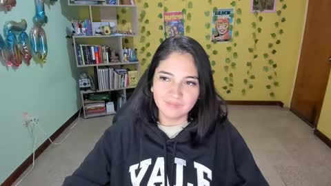 Snapshot of littleprety6969 chatting on 27, 1, 2025 Mia  Wednesday to Sunday 730 am to 1030 am Colombian Hour D online show from 27, 1, 2025