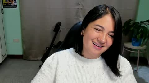 Snapshot of littleprety6969 chatting on 15, 10, 2025 Mia  Wednesday to Sunday 730 am to 1030 am Colombian Hour D online show from 15, 10, 2025