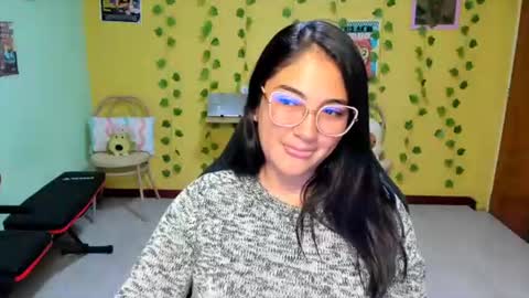 Mia  Wednesday to Sunday 730 am to 1030 am Colombian Hour D online show from 27, 7, 2026