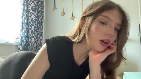 Snapshot of littleprincess3000 chatting on 25, 4, 2026 littleprincess3000 online show from 25, 4, 2026
