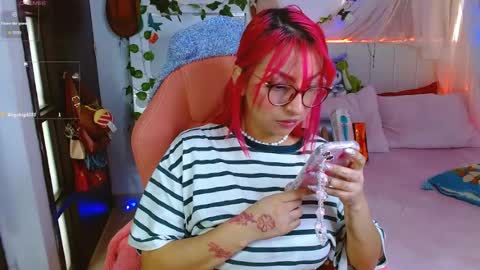 Snapshot of littlerouse_ chatting on 23, 5, 2026 Ruby Rouse online show from 23, 5, 2026